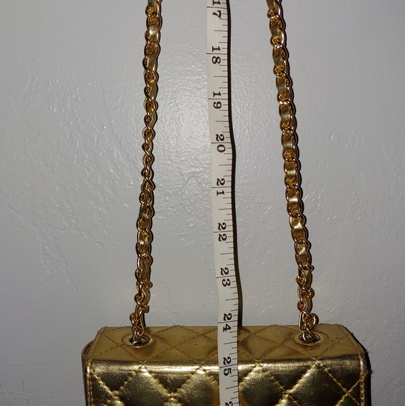 Vintage gold purse with long strap - Picture 5 of 16
